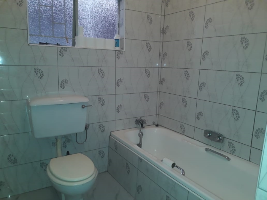 2 Bedroom Property for Sale in Rustenburg Central North West